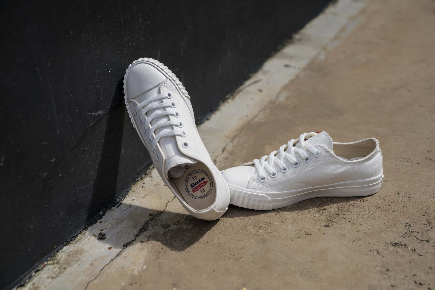 Bata Bullet White Low - Emporium of the Modern Man
- 2