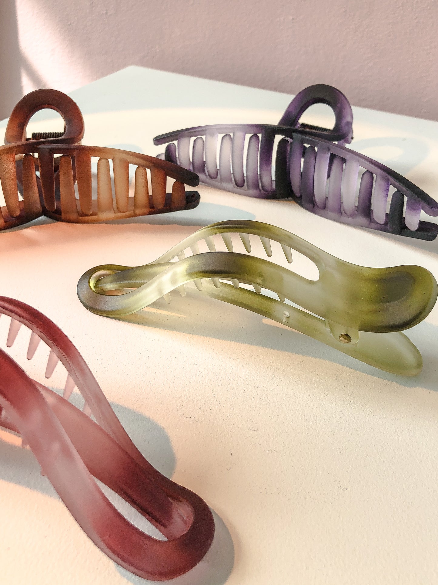 Matte Jelly Loop Hair Claw by Veronique