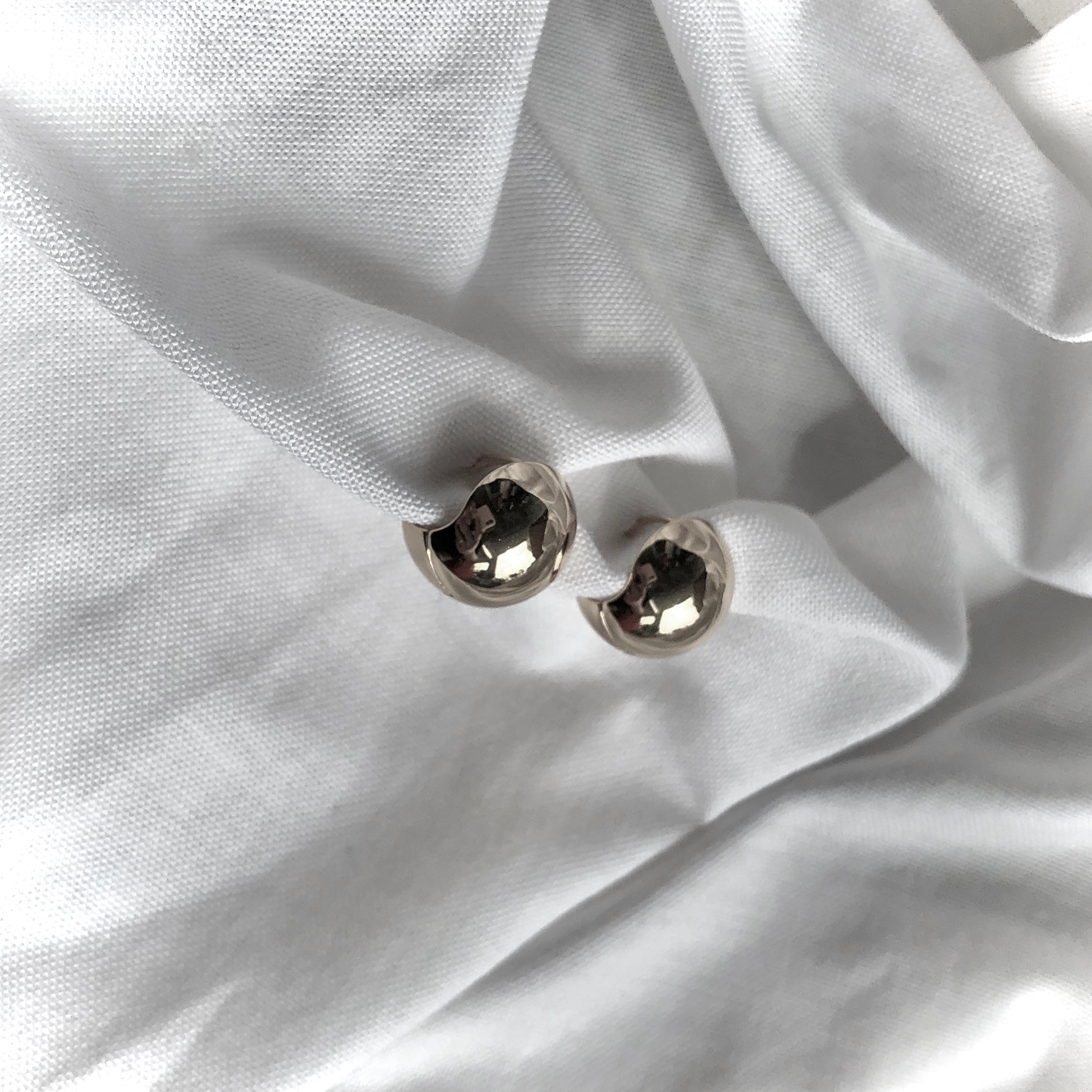 Ball Earrings in 925 Silver by Veronique