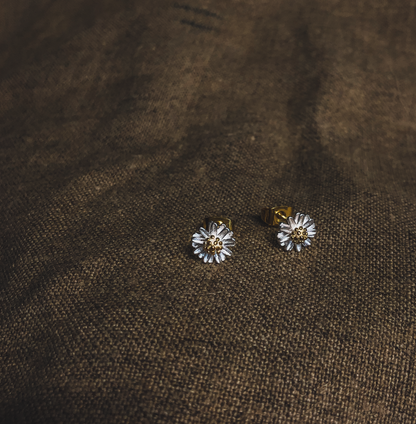 Daisy Stud Earrings by Veronique 925