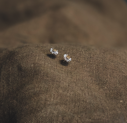 Daisy Stud Earrings by Veronique 925