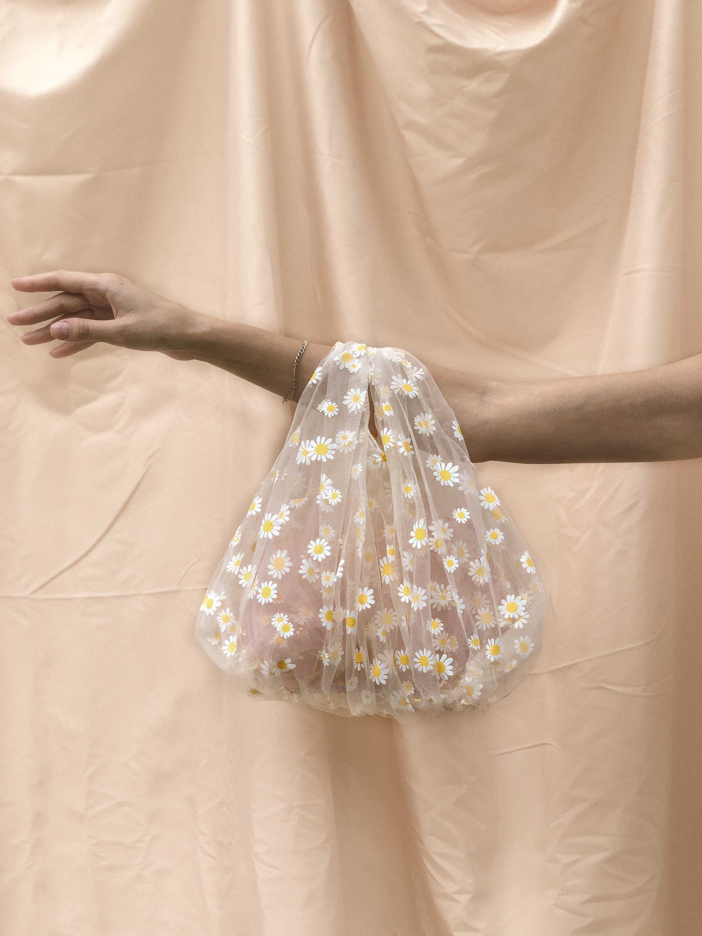 Daisy Mesh Bag in Bleu by Veronique