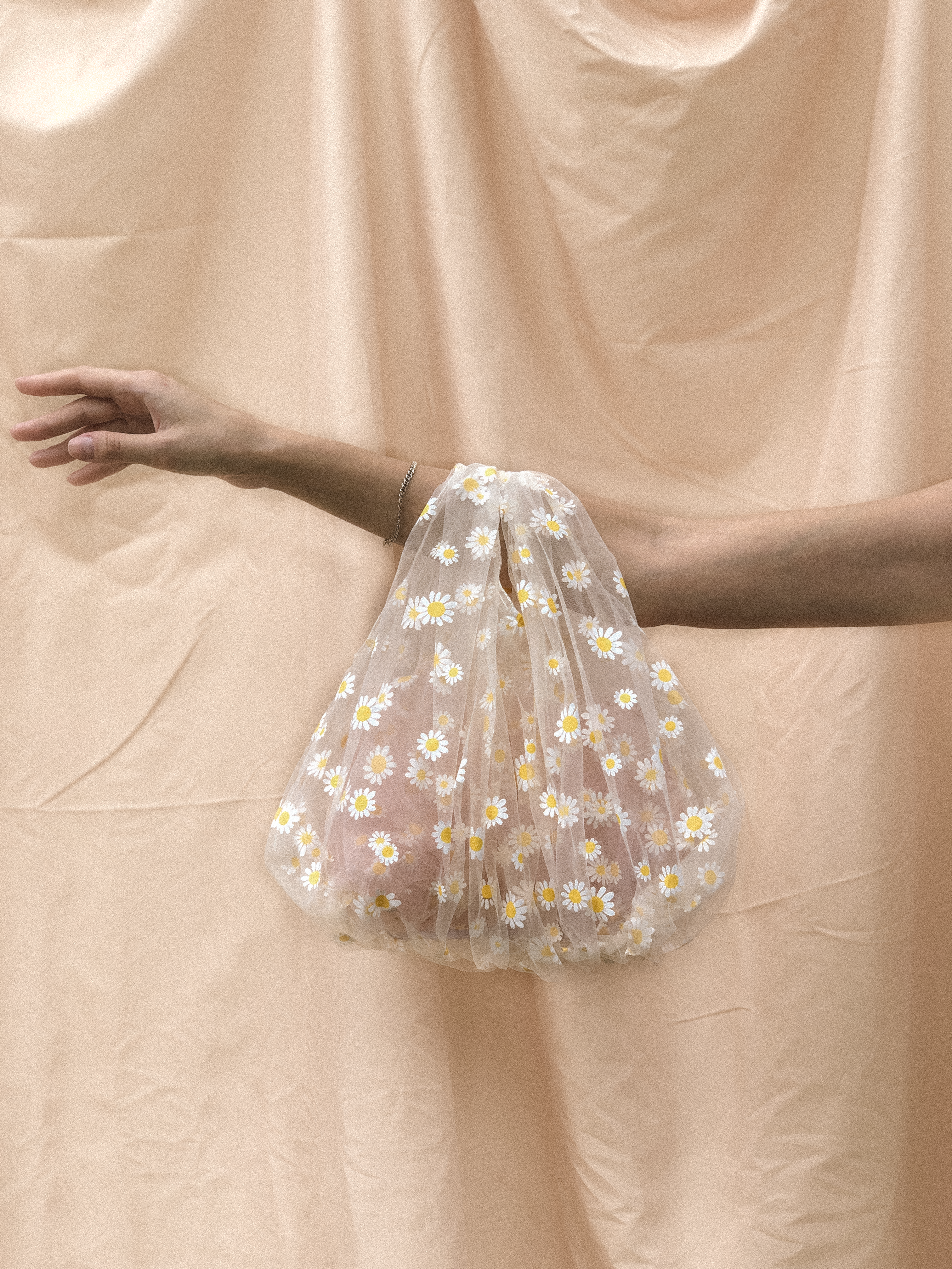 Daisy Mesh Bag in Creme by Veronique