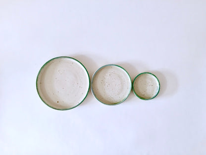 Serving Plates set of 3(Outline of horizons) by Vivian Lam